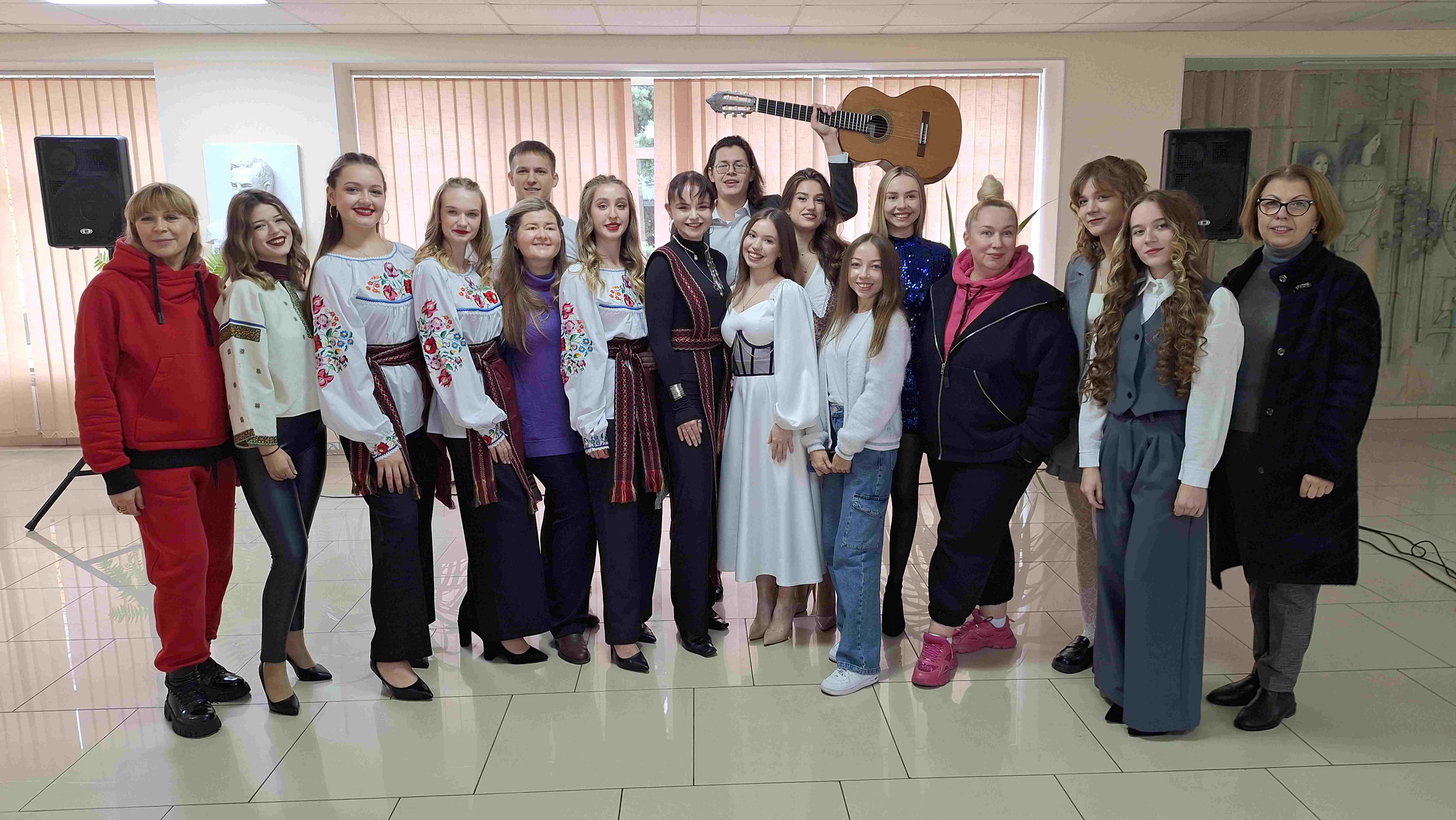 Музичний антракт «Є – солов’їна, є – Україна»